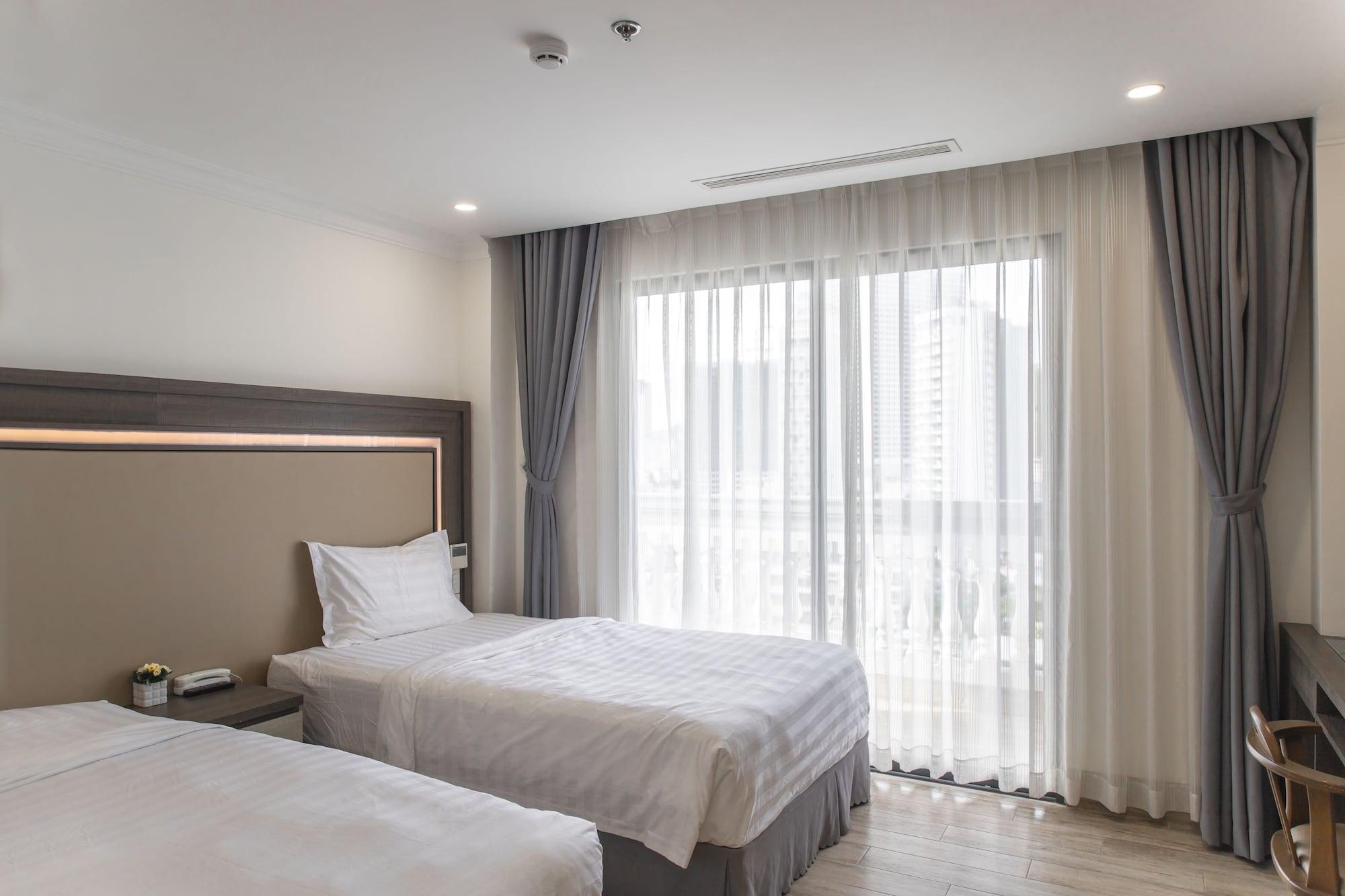 Seven Seas Hotel